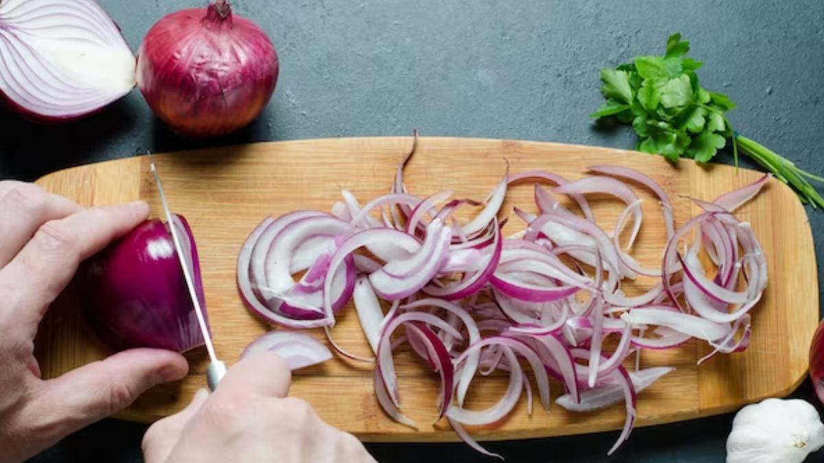 Here’s Why You Should Never Store Chopped Onions In The Fridge